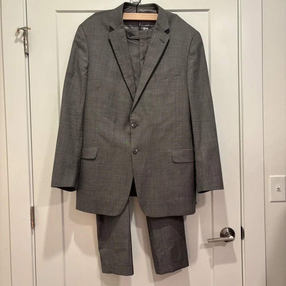 Joseph Abboud Mens Gray Tollegno 1900 Super 120s Wool 2 Piece Suit 46L 1402/4